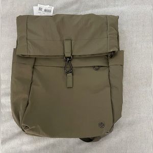 Lululemon cross paths rucksack